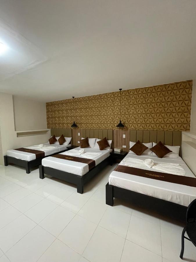 Hotel Dorotea Puerto Galera Extérieur photo