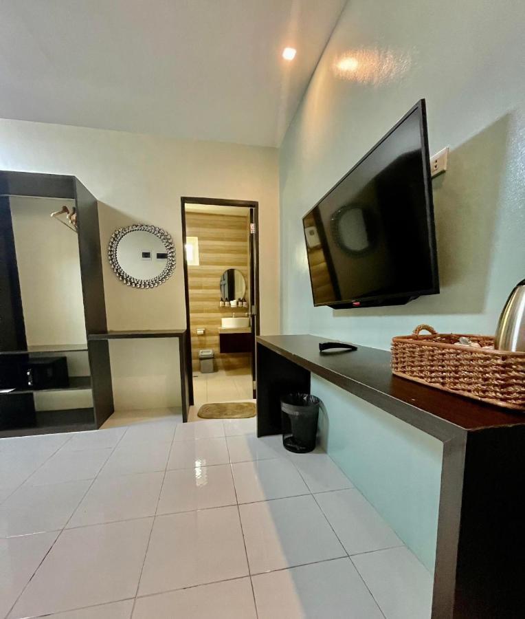 Hotel Dorotea Puerto Galera Extérieur photo