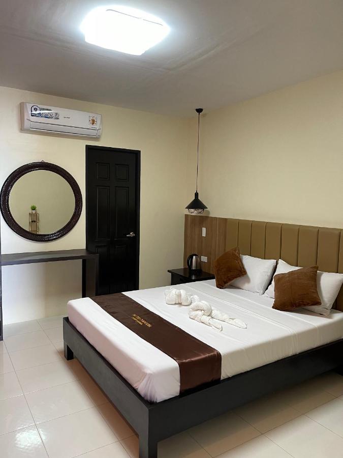 Hotel Dorotea Puerto Galera Extérieur photo