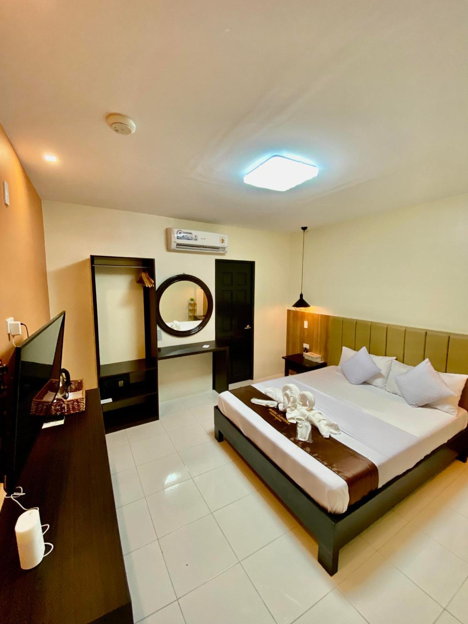 Hotel Dorotea Puerto Galera Extérieur photo